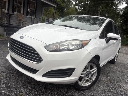Used 2019 Ford Fiesta SE image 1