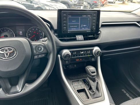 Used 2020 Toyota RAV4 XLE image 17