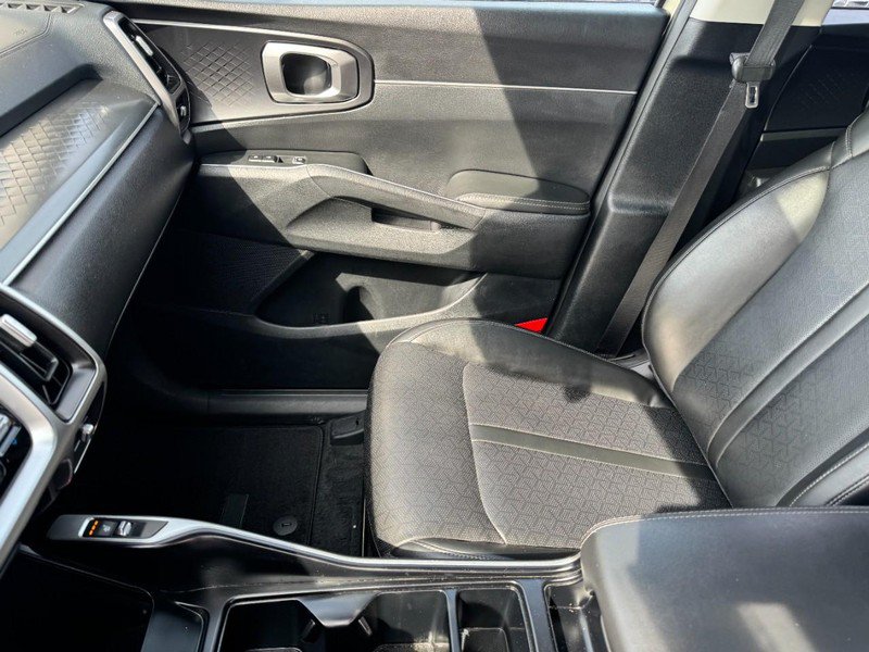 Used 2021 Kia Sorento S w/ Panoramic Sunroof Package FWD image 14