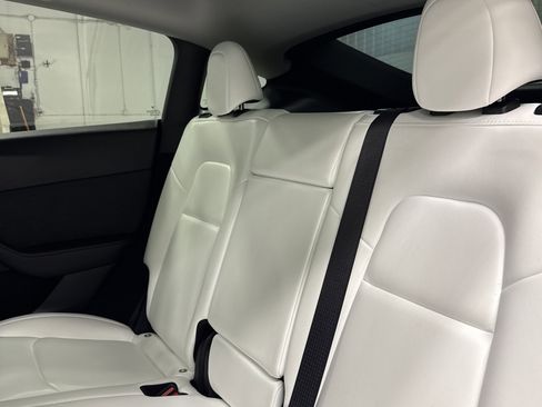 Used 2023 Tesla Model Y Long Range image 14