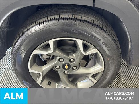 Used 2025 Chevrolet Trax LT w/ LT Convenience Package image 21