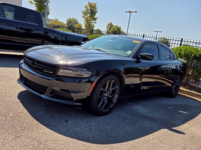Used 2021 Dodge Charger SXT w/ Blacktop Package RWD image 3
