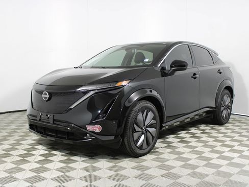 Used 2023 Nissan Ariya FWD image 3