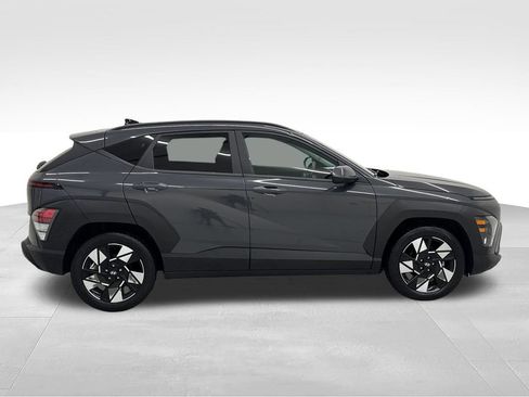 Used 2024 Hyundai Kona SEL w/ Convenience Package FWD image 8