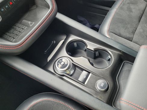 Used 2025 Ford Explorer ST image 23