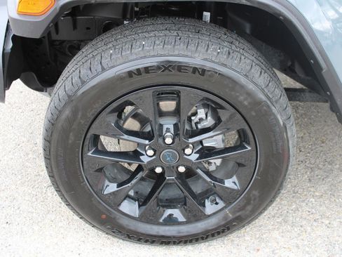 Used 2025 Jeep Wrangler Sahara image 7