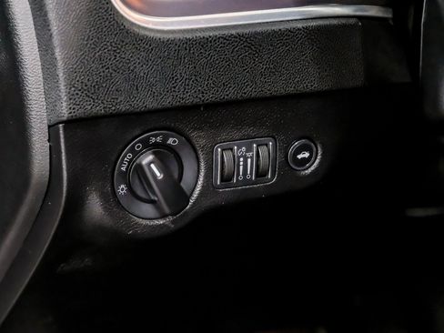 Used 2022 Dodge Charger SXT RWD image 31