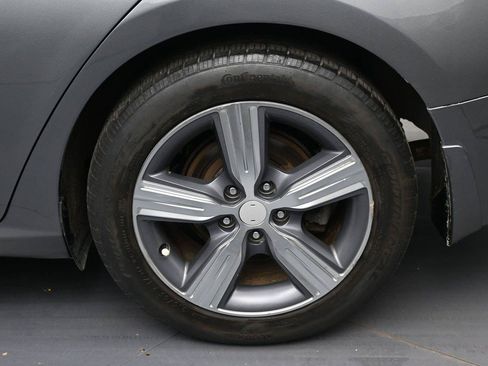 Used 2019 Nissan Altima 2.5 SV FWD image 12