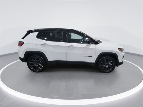 New 2026 Jeep Compass Limited image 9