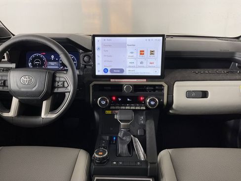 Used 2025 Toyota Tacoma Limited image 17