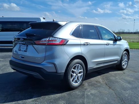 Used 2023 Ford Edge SEL w/ Convenience Package AWD/4WD image 3