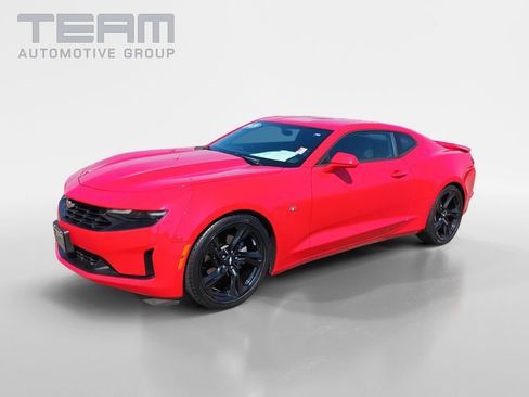 Used 2019 Chevrolet Camaro LT RWD image 3