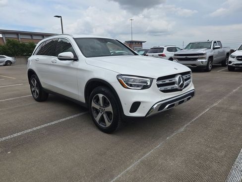 Used 2022 Mercedes-Benz GLC 300 4MATIC image 3