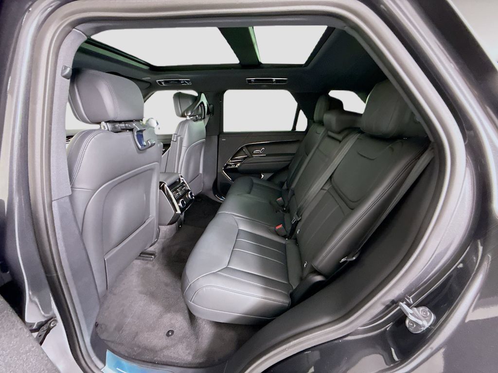 New 2026 Land Rover Range Rover Sport Dynamic SE AWD/4WD image 23