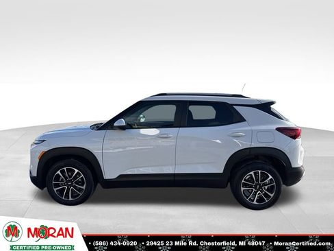 Used 2025 Chevrolet TrailBlazer LT w/ LT Cold Weather Package image 2