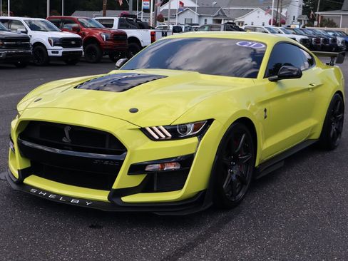 Used 2021 Ford Mustang Shelby GT500 w/ Carbon Fiber Track Pack RWD image 15