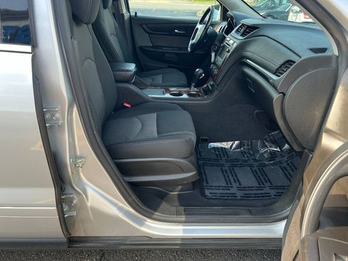 Used 2014 Chevrolet Traverse LT FWD image 27