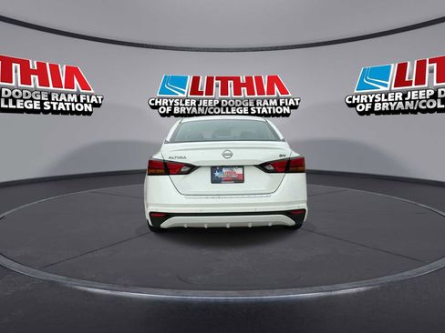 Used 2023 Nissan Altima 2.5 SV FWD image 7