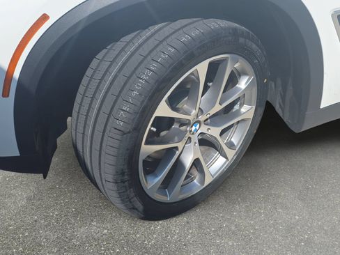 Used 2023 BMW X5 xDrive40i w/ Parking Assistance Package AWD/4WD image 31