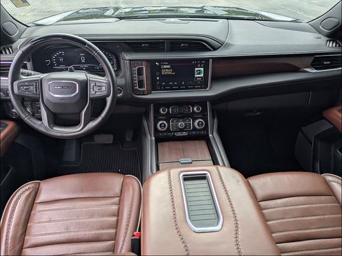 Used 2024 GMC Yukon XL Denali Ultimate AWD/4WD image 19
