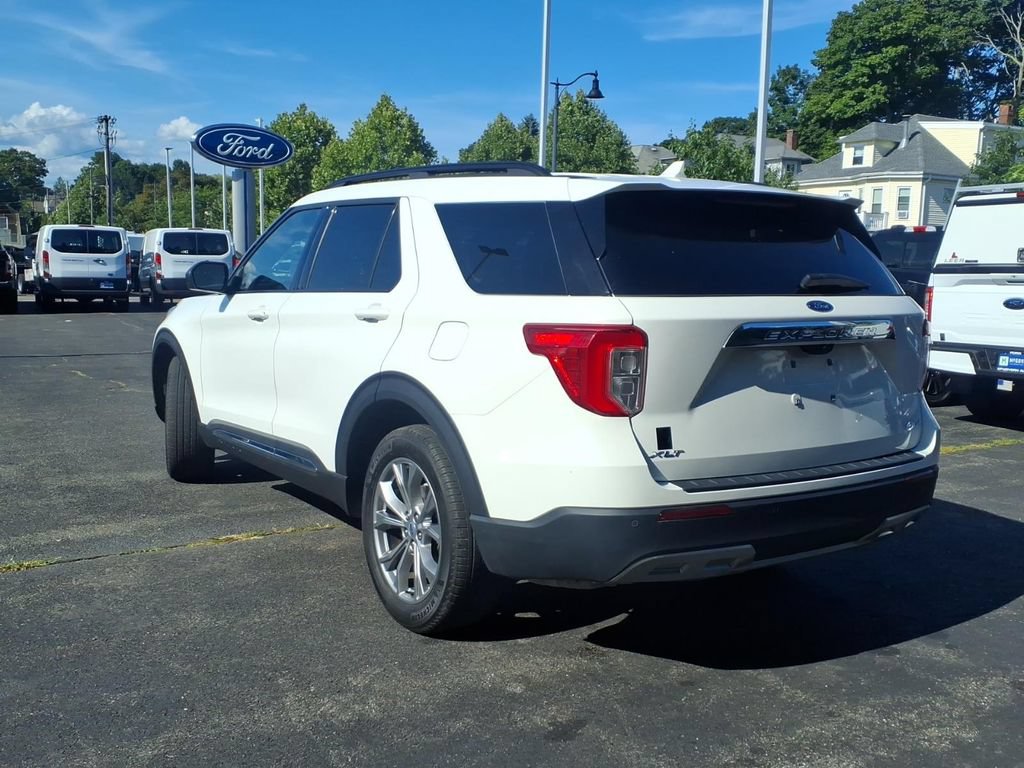Used 2023 Ford Explorer XLT w/ Equipment Group 202A AWD/4WD image 8