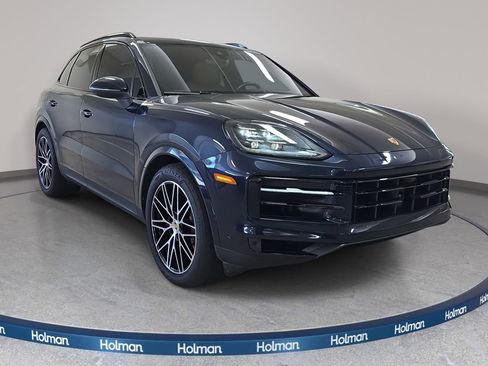 Used 2024 Porsche Cayenne S image 4