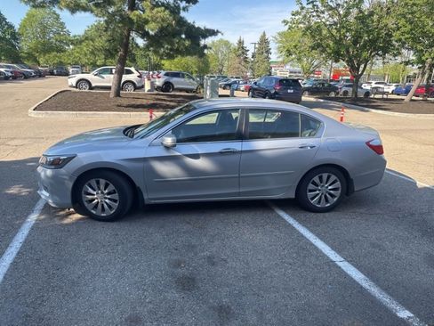 Used 2013 Honda Accord EX image 3