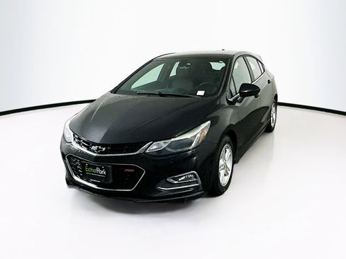 Used 2018 Chevrolet Cruze LT w/ Convenience Package image 3