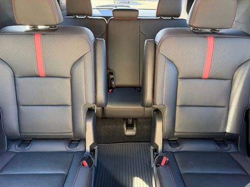Used 2025 Chevrolet Traverse RS w/ LPO, Floor Liner Package AWD/4WD image 13