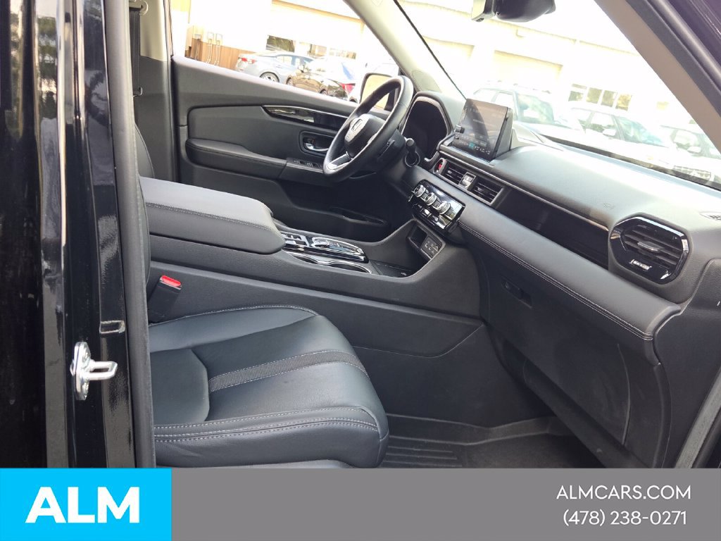 Used 2025 Honda Pilot Touring image 21
