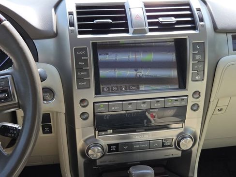 Used 2015 Lexus GX 460 w/ Premium Package AWD/4WD image 34