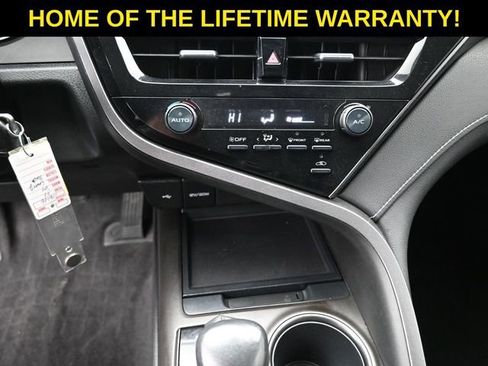 Used 2021 Toyota Camry SE image 26