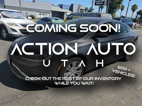 Used 2015 Chrysler 200 Limited image 1