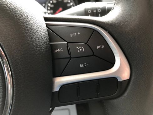 Used 2021 Jeep Renegade Latitude image 31