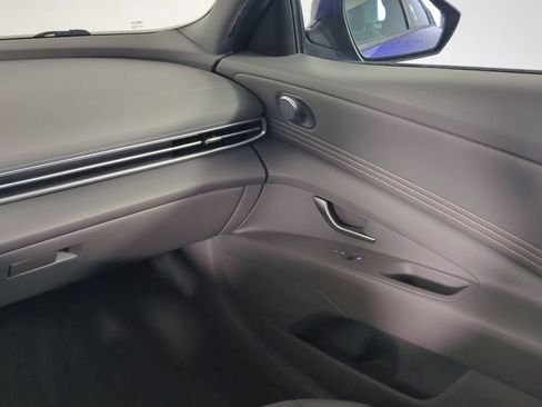 Used 2023 Hyundai Elantra SEL w/ Convenience Package FWD image 17
