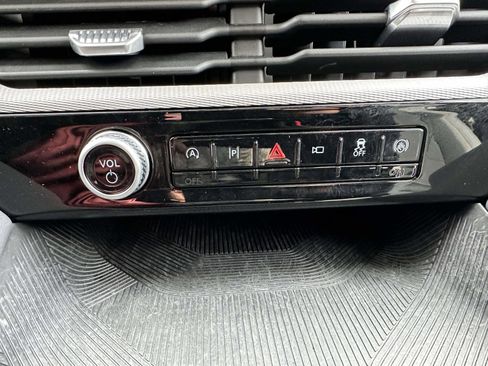 Used 2025 Ford Explorer Active image 25