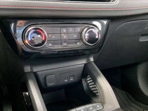 Used 2024 Chevrolet TrailBlazer RS w/ Driver Confidence Package FWD image 32