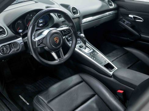 Used 2018 Porsche 718 Cayman RWD image 2
