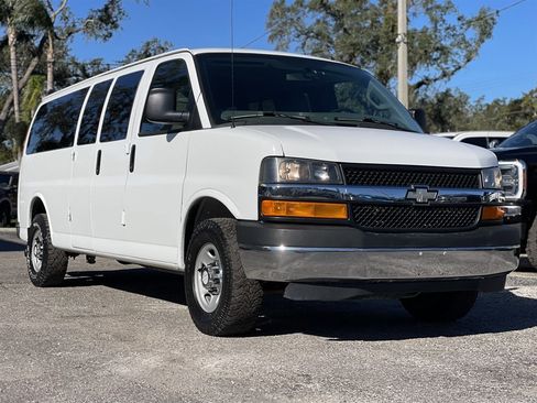Used 2017 Chevrolet Express 3500 LT w/ LT Preferred Equipment Group image 19