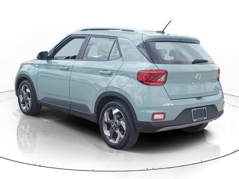 Used 2025 Hyundai Venue SEL FWD image 7