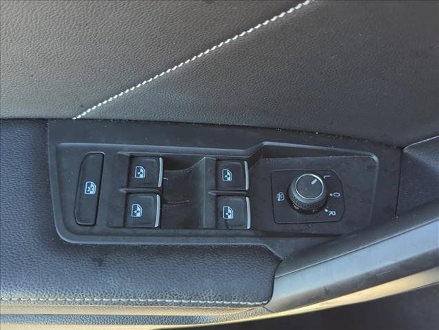 Used 2023 Volkswagen Tiguan SE R-Line FWD image 8