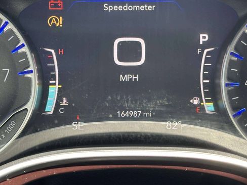 Used 2018 Chrysler Pacifica Limited w/ Advanced Safetytec Group FWD image 34