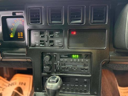 Used 1989 Chevrolet Corvette Coupe RWD image 12
