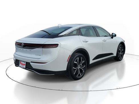 Used 2024 Toyota Crown Limited image 4