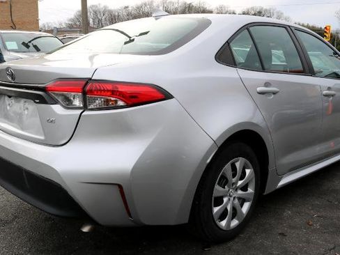 Used 2023 Toyota Corolla LE image 6