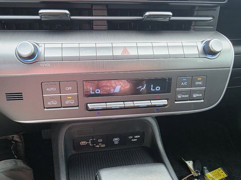 Used 2024 Hyundai Kona SEL image 19