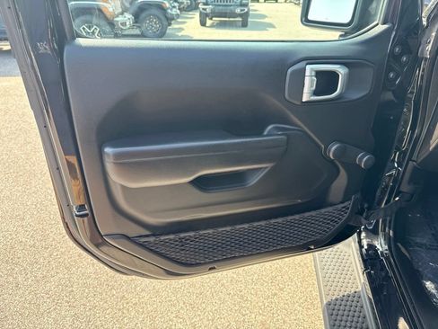 Used 2023 Jeep Wrangler Sport AWD/4WD image 18