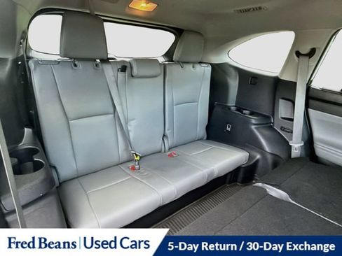 Used 2022 Toyota Highlander XLE AWD/4WD image 33