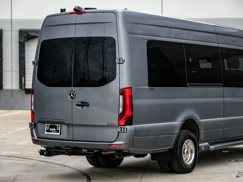 Used 2023 Mercedes-Benz Sprinter 3500 image 17