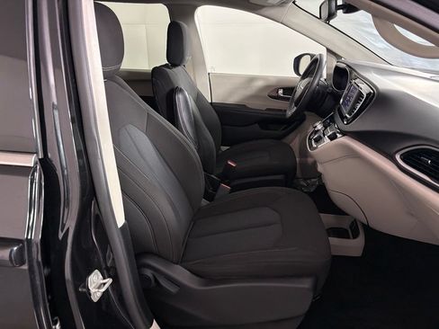 Used 2023 Chrysler Voyager LX FWD image 42
